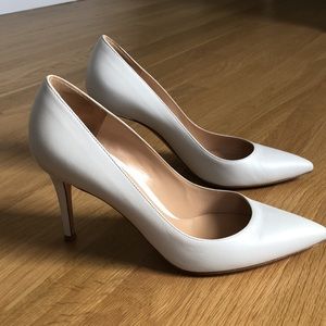 SOLD Gianvito Rossi 85mm white pumps EU38